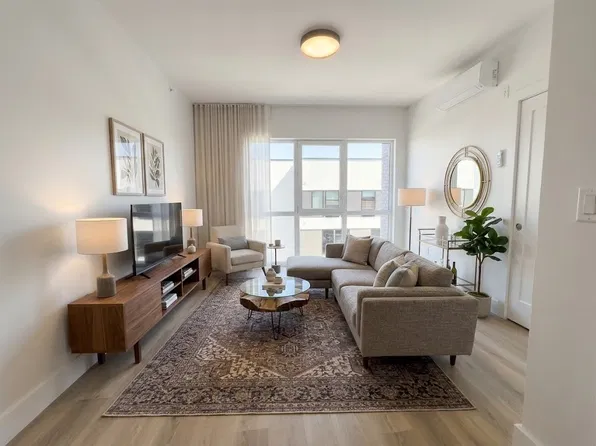 14 Livingston St #50, Newark, NJ 07103