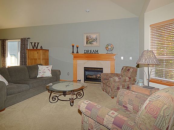 3rd image of 7609 82nd Ave NE