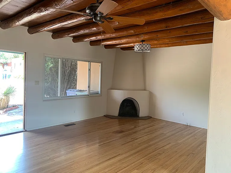 412 Cortez Pl — Photo 3