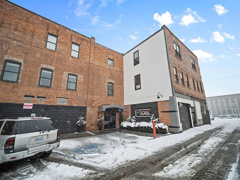 165 S Post St #305 — Photo 40