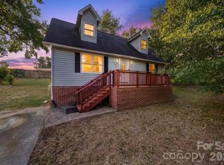 861 8th Street Pl SE, Hickory, NC 28602