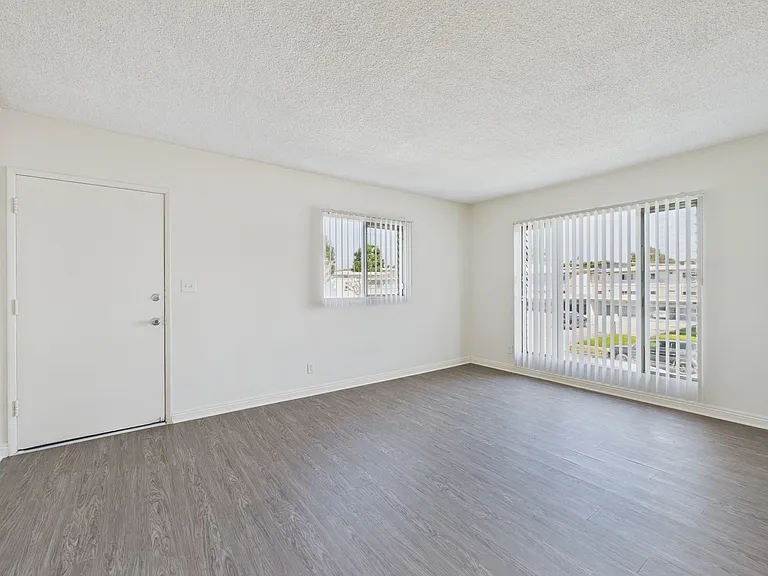9682 Alwood Ave — Photo 23
