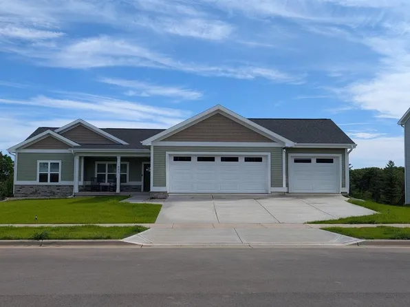 325 Elizibeth Circle, Brooklyn, WI 53521