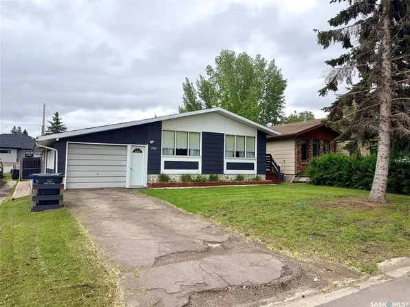 208 7th STREET E, Wynyard, SK S0A 4T0