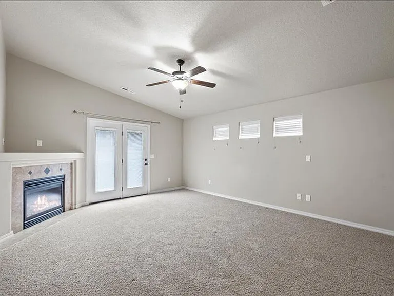 1080 N Montana St — Photo 15