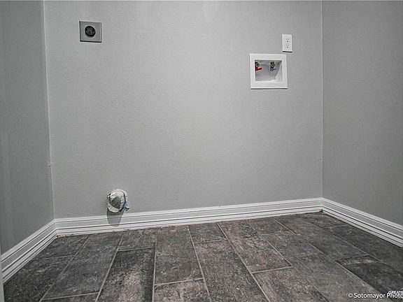 5th image of 2211 Northridge Dr #D-4