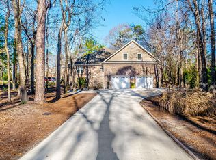 303 Ravenswood Rd, Hampstead, NC 28443