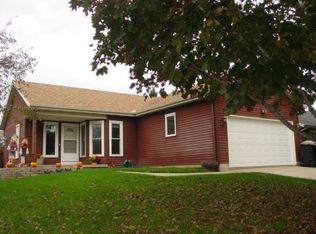 828 W Mohawk Trl, Deforest, WI 53532