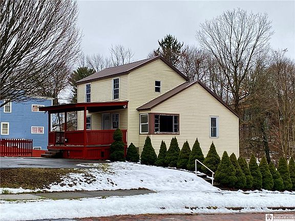 3rd image of 208 Forest Ave