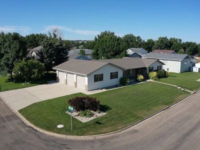 2101 4th Ave SW, Minot, ND, 58701