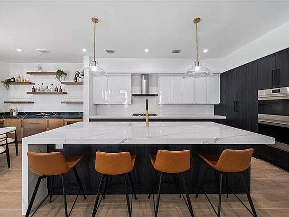 4th image of 415 Ocean One Ln