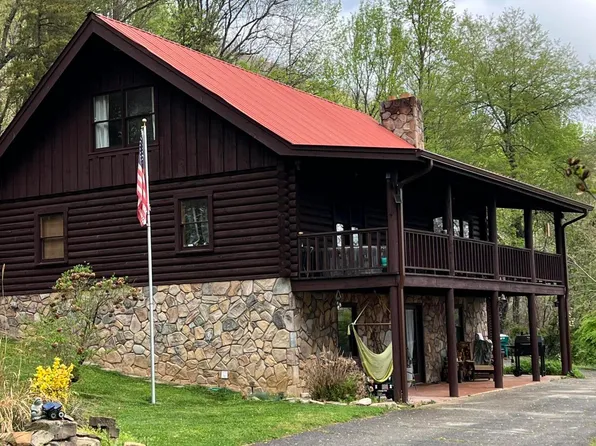 342 Big Springs Ln, Jacksboro, TN 37757