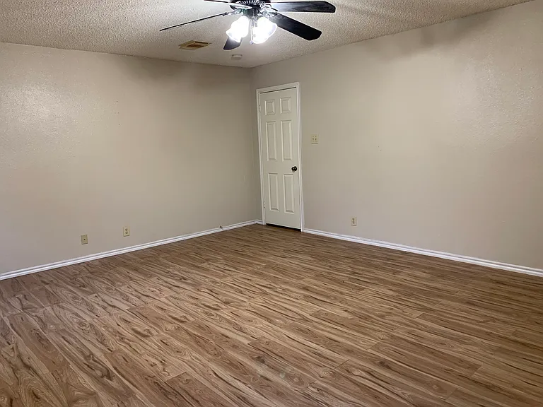 10403 Pelican Oak Dr — Photo 13