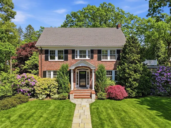 80 Hollingsworth Ave, Braintree, MA 02184