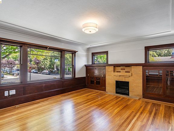 3rd image of 2350 Spaulding Ave
