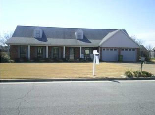 2220 Jennifer Ave, Muscle Shoals, AL 35661