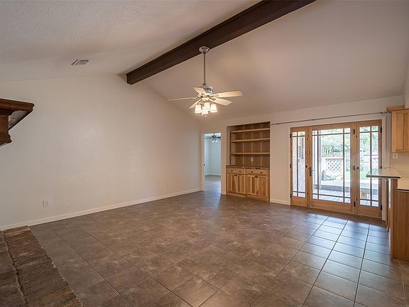 5th image of 1204 N Heron Dr
