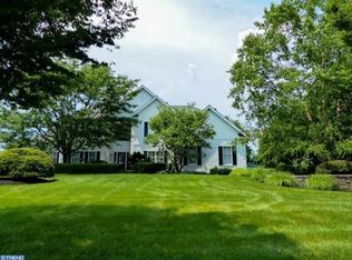 2022 Beacon Hill Dr, Newtown, PA 18940