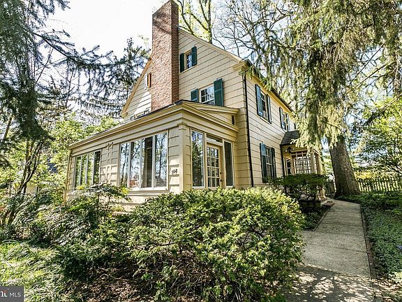 2nd image of 308 Thornhill Rd