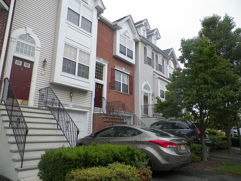 1st image of 228 Swathmore Dr