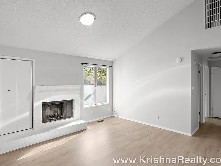 9957 SW Scott Ct — Photo 4
