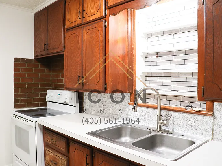 1108 W Warren St — Photo 8