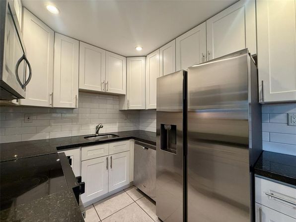 530 NE 34th Ct #1