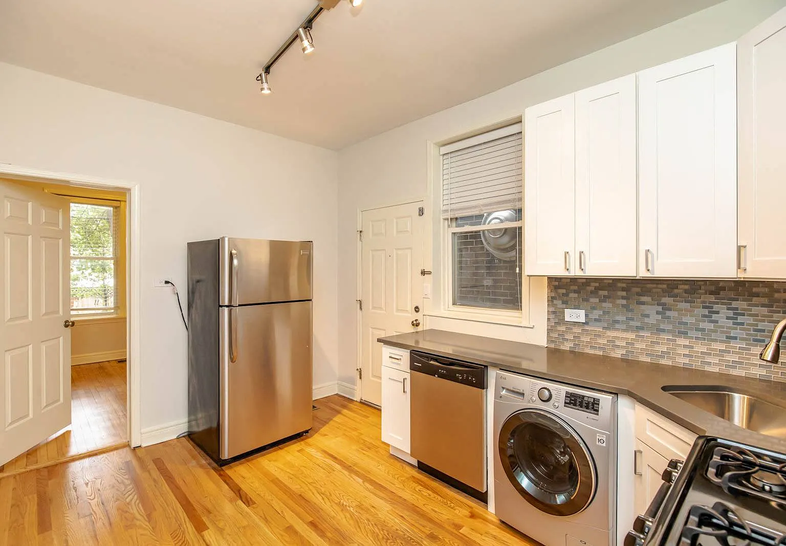 2411-13 N Talman/2622-24 W Fullerton — Photo 3
