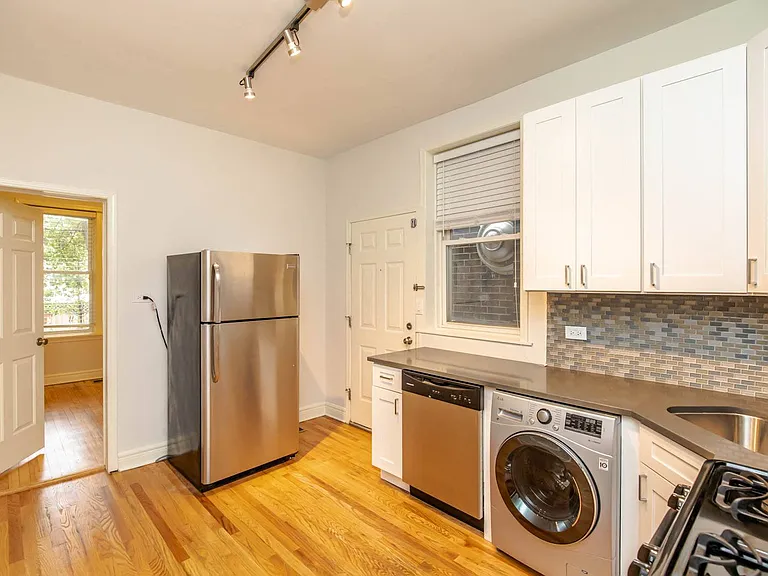 2411 N Talman Ave — Photo 3