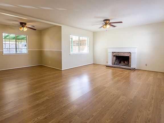 5th image of 44516 Lostwood Ave