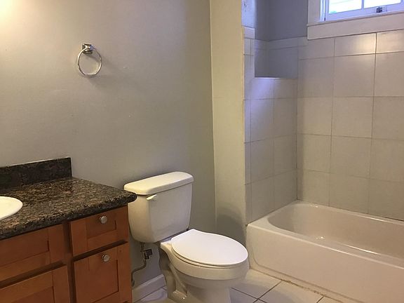 4th image of 2703 Burgundy St