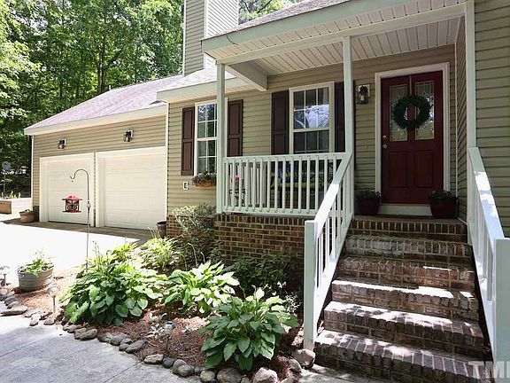 2nd image of 105 Hollyfield Ln