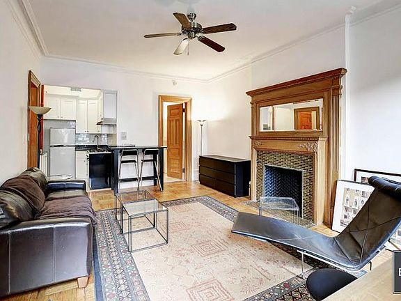 2nd image of 5 W 75th St APT 4A