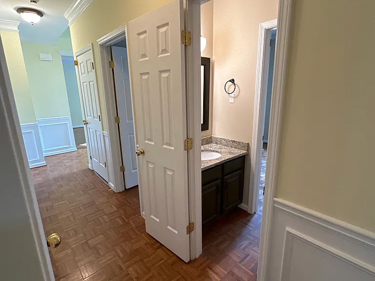 Pinehollow Ct — Photo 28