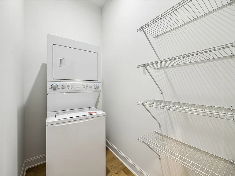2010 Commerce St #B203 — Photo 5