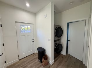 6257 Stewart St, San Diego, CA 92115