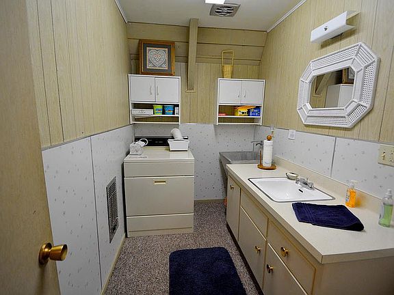 5th image of 2880 Country Club Dr