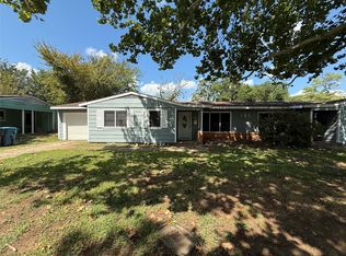 105 Twining Dr, Denison, TX 75020