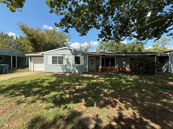 105 Twining Dr, Denison, TX 75020