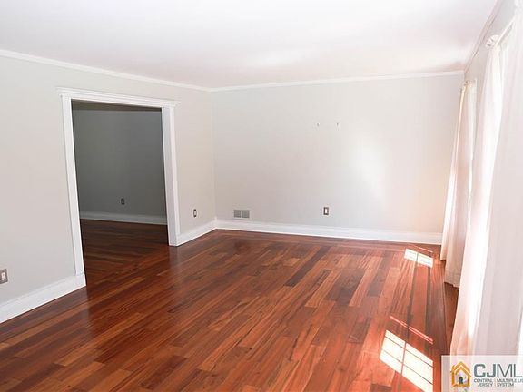 3rd image of 30 Fox Hill Dr
