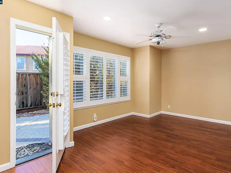 135 Coralflower Ln — Photo 10