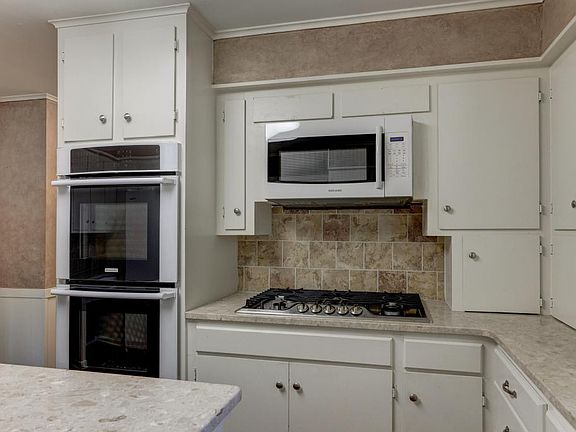 5th image of 5310 Shoreline Dr