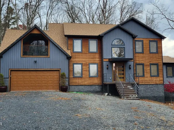 2226 Bedford Ct, Bushkill, PA 18324