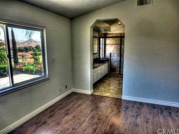 5th image of 2982 La Vista Ave