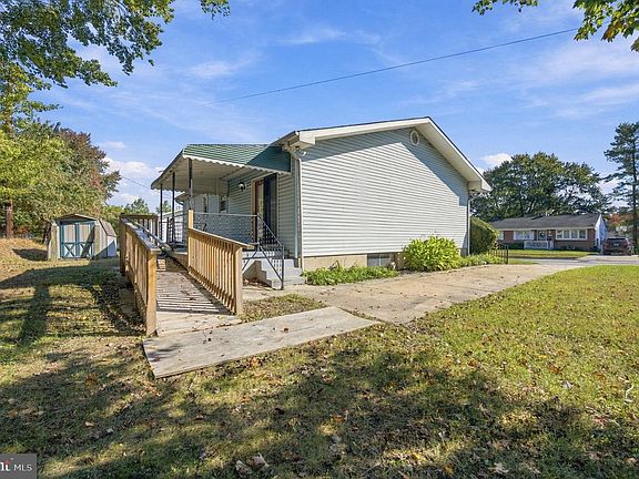 4th image of 3726 Springdell Ave