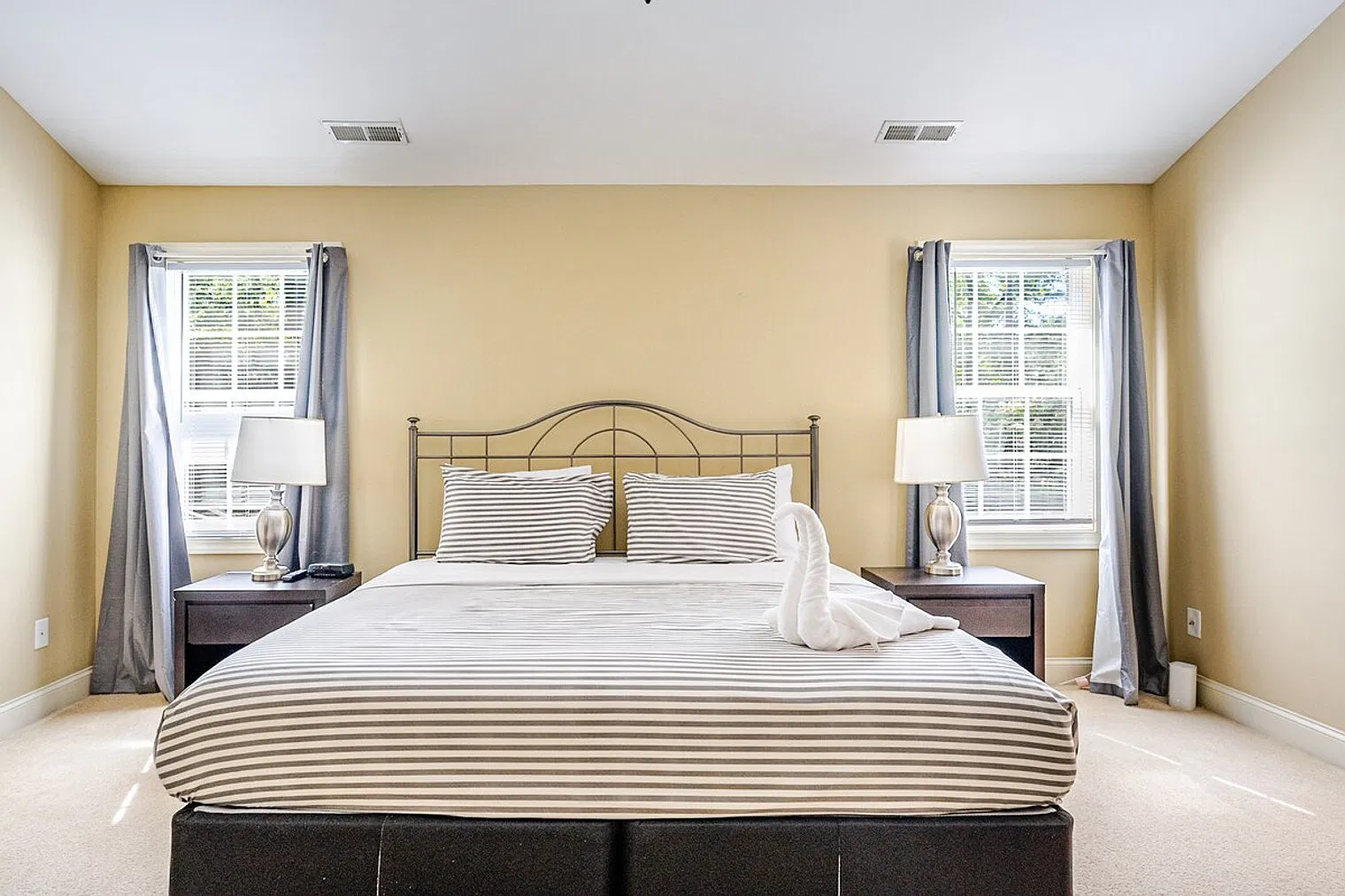 4 bed, 2.5 bath, $7,122 — Photo 4
