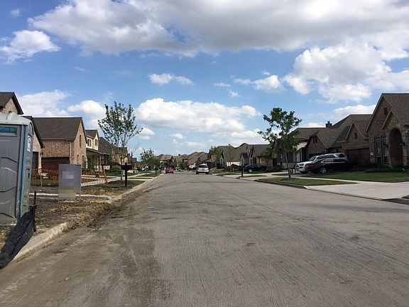 4th image of 709 Sandbox Dr