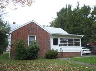 38 Deerfield Rd, Parlin, NJ 08859