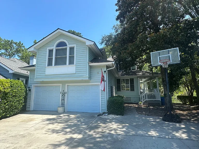 9 Royal Pointe Dr — Photo 2