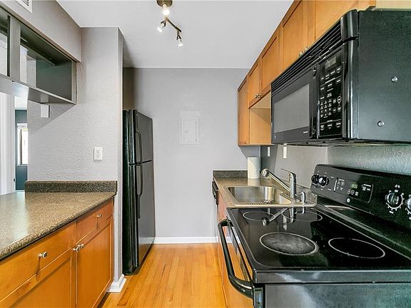 5th image of 625 Delaney Ave APT 12